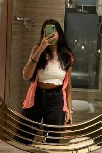 Bahçeşehir Escort Bayan Esrayla Duygusal Tatminin Zirvesi